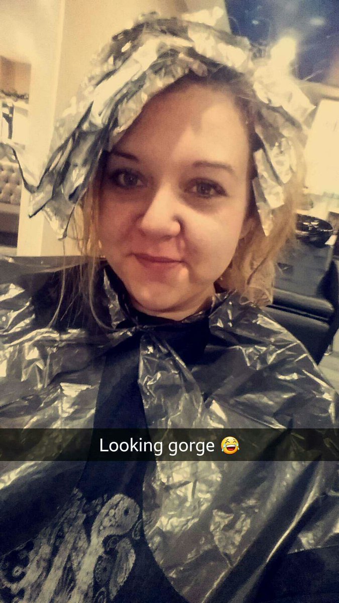 thenakedblondie's tweet photo. Becoming a blondie AGAIN in the stunning @houseoflabeauty in Athy 😄 https://t.co/NIZWuv5Pa0