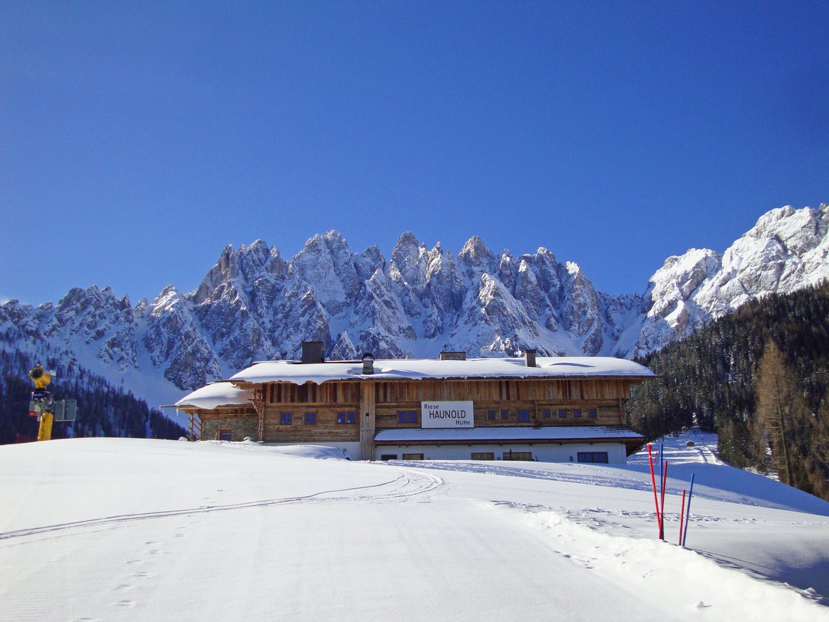 Montelmo's tweet photo. Area sciistica Baranci a San Candido! Venerdí si apre 😀!!! / Skigebiet Haunold in Innichen! Freitag gehts los 😀!!! https://t.co/YLVWX1z9Hs