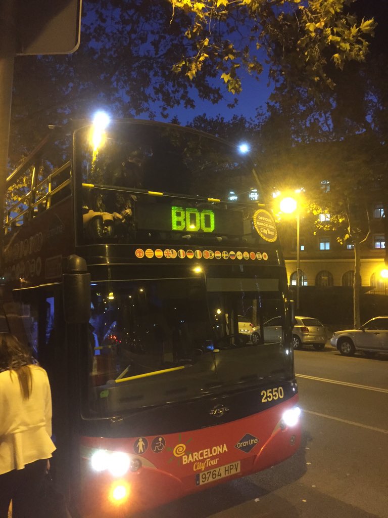 KiwiTiger12's tweet photo. All aboard the @BDOIntl Bus! #Barcelona #ras2015 https://t.co/mNljB3Ihk7
