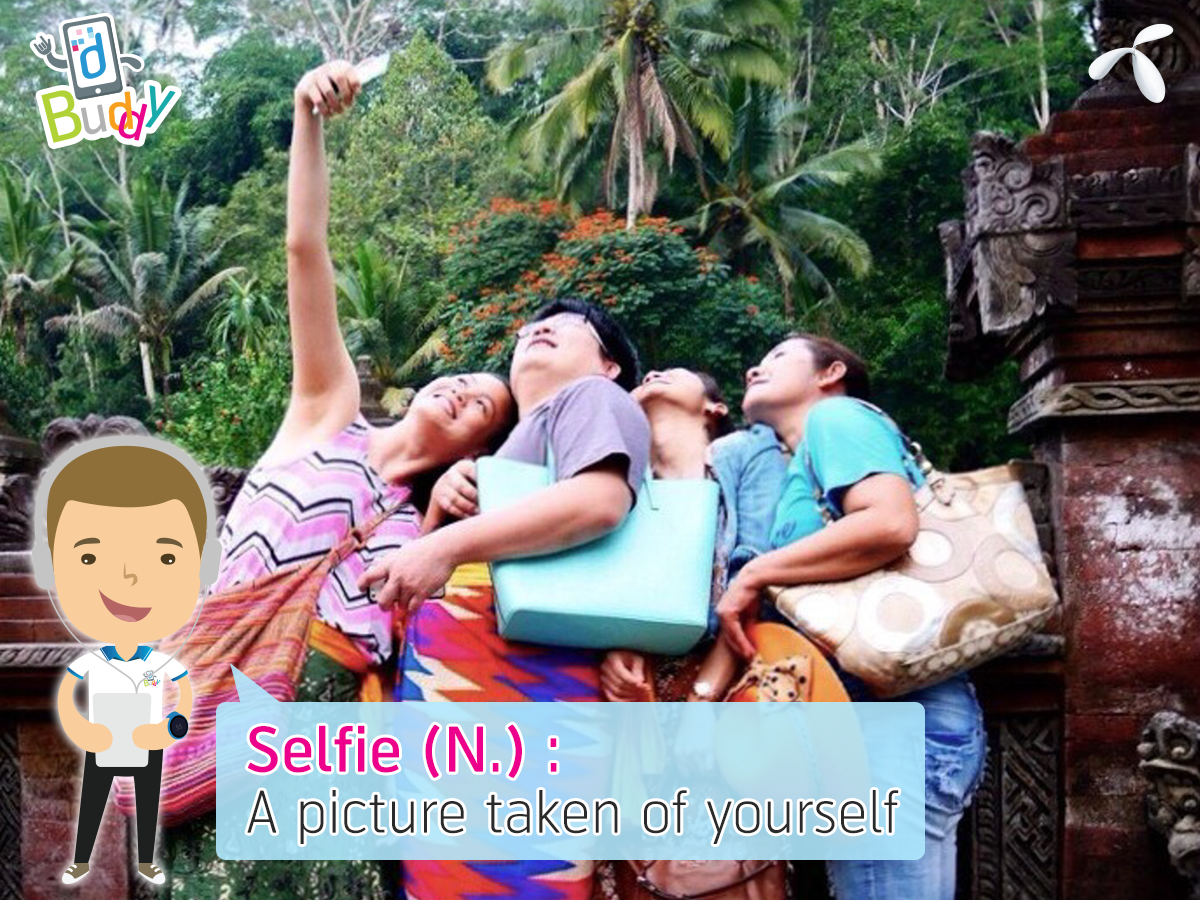 dtac's tweet photo. #รู้หรือไม่ คำว่า Selfie ได้ถูกบัญญัติลงในพจนานุกรมออนไลน์ของ Oxford ด้วยนะ ^^ #Dbuddy https://t.co/xiwX8XJjot