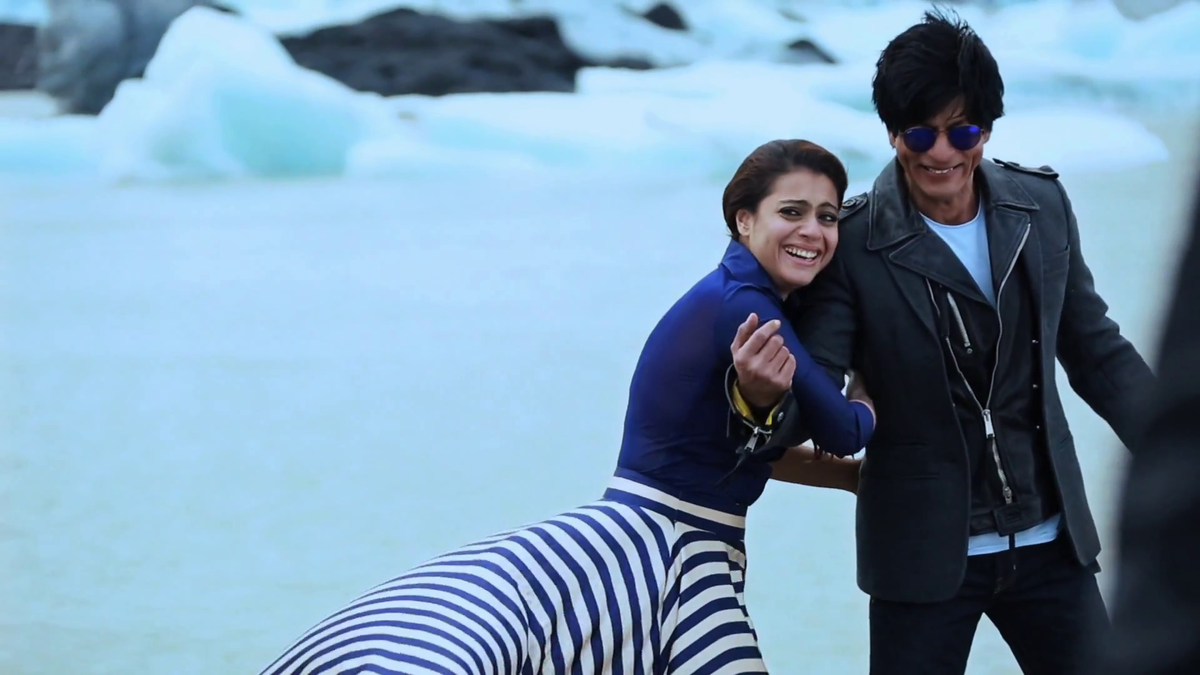 SRKsAashique's tweet photo. #GeruaMaking #SRK #Kajol
16 Days For Dilwale @SRKUniverse https://t.co/YkqyCm78OB