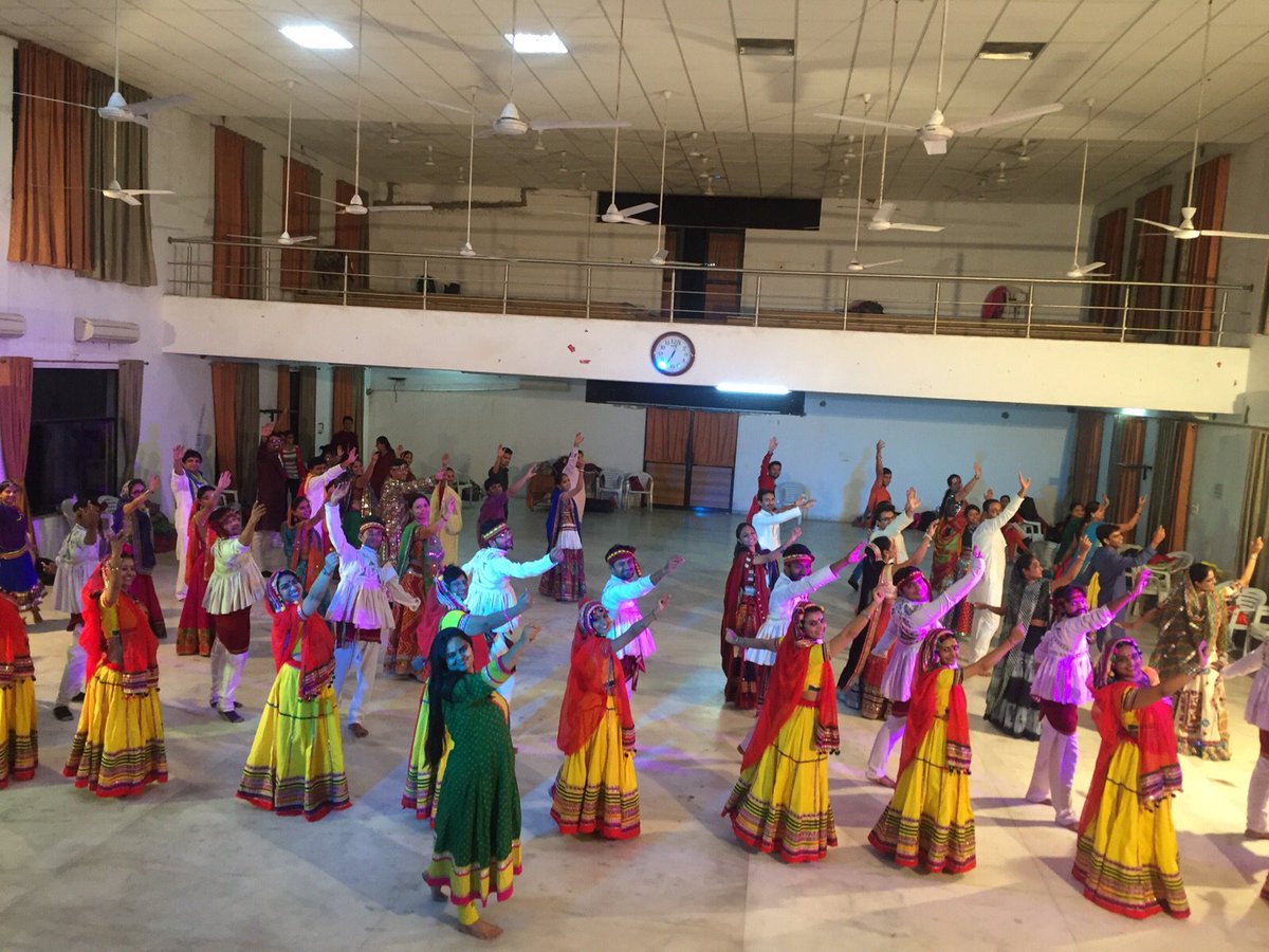 ArtofLiving's tweet photo. #WCFCountdown: You cannot take away #Garba from Gujaratis! @aolgujarat begins #Garba rehearsals for #WCF2016! https://t.co/a1j4JweoPE