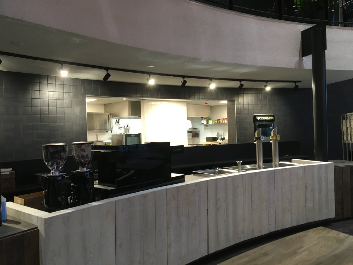 Het restaurant <a href="/BarbetonUtrecht/">Bar Beton Utrecht</a> bij <a href="/DePyth/">De Pyth</a>  begint ook al aardig vorm te krijgen.