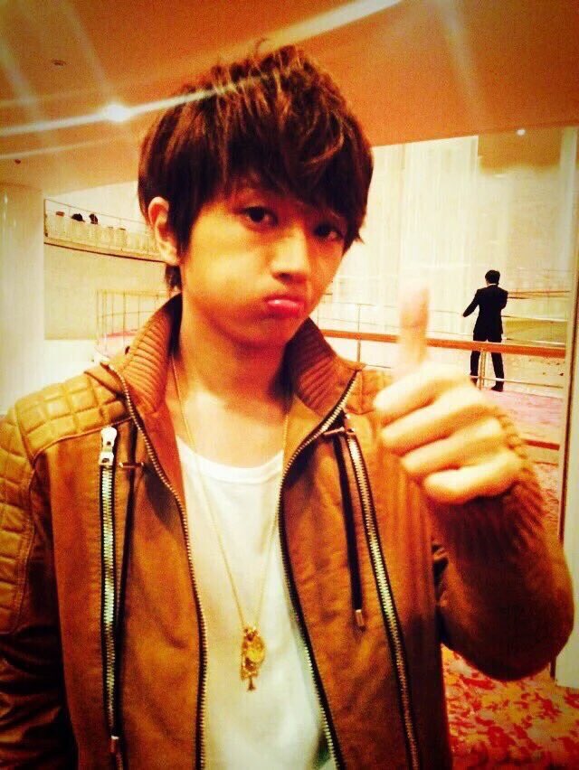 N___aaazels2's tweet photo. 4人で歌っててもにっしーの声ほんまにダントツで心に届いて感情めっちゃ伝わってきた、
CD出して欲しいレベルです
はあ大好き😭😭😭😭😭😭😭😭💖💖
大好きしか出てこん😭😭😭😭

#FNS歌謡祭 
#西島隆弘 https://t.co/apskUbh7uX