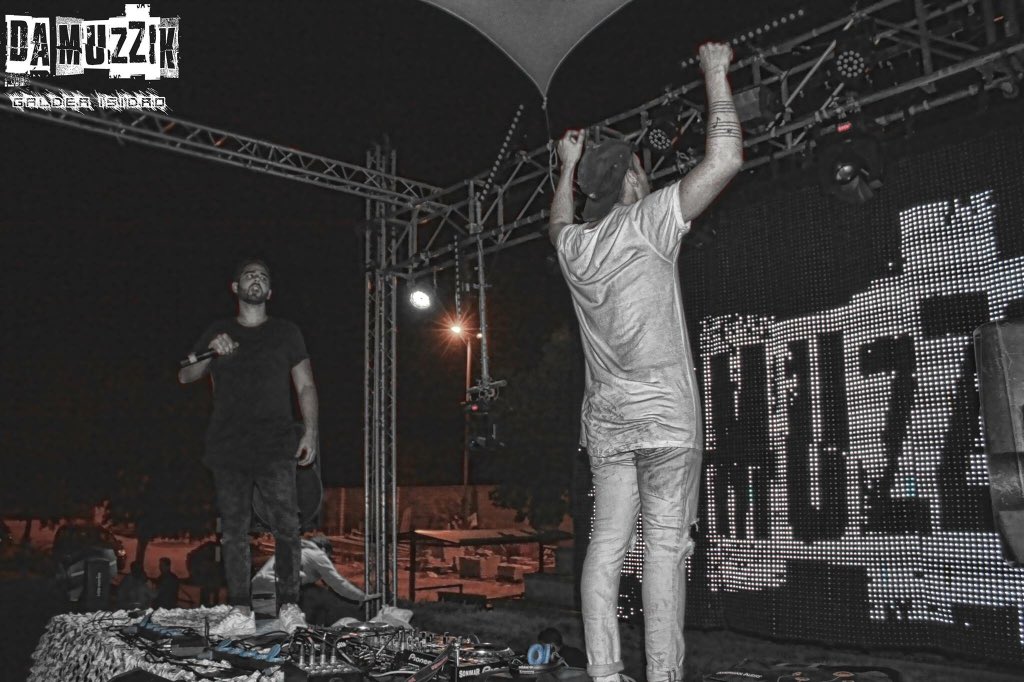 Hay que celebrarlo, #reto6 superado, vamos a por el último antes de la gran final <a href="/DesaliaMusic/">Desalia Music</a> <a href="/RonBarceloSpain/">RONI🔥</a> 💙💙