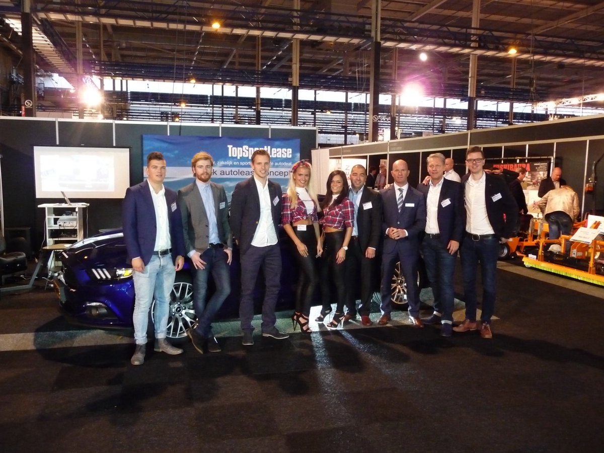 We gaan beginnen! #voetbalbeurs #drivingsports