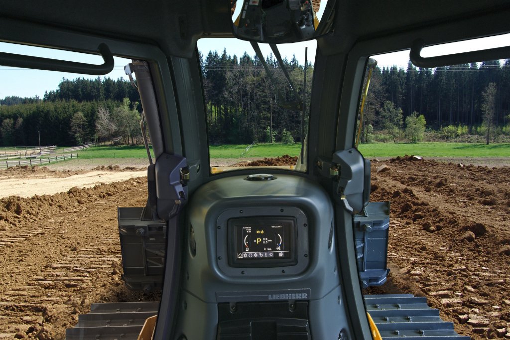 Liebherr_GB's tweet photo. #Liebherr #PR736 offers fantastic operator comfort, excellent view of the blade. Just AdBlue, #NoDPF 08708502211 https://t.co/WPPCUdp1my
