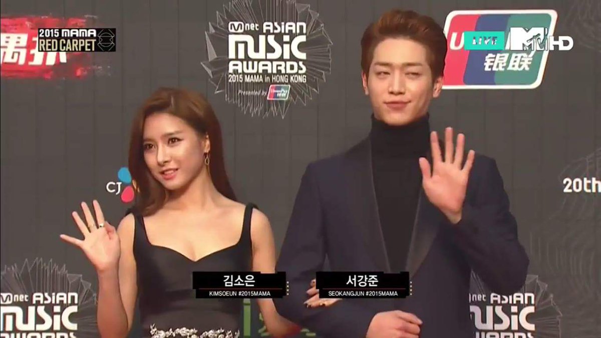OfficialKmusic's tweet photo. #KimSoEun #SeoKangJin #2015MAMAs #MAMAs #MAMAsInHongKong #MAMAsRedCarpet This Red carpet is looking so good! https://t.co/EcEldwp1zQ