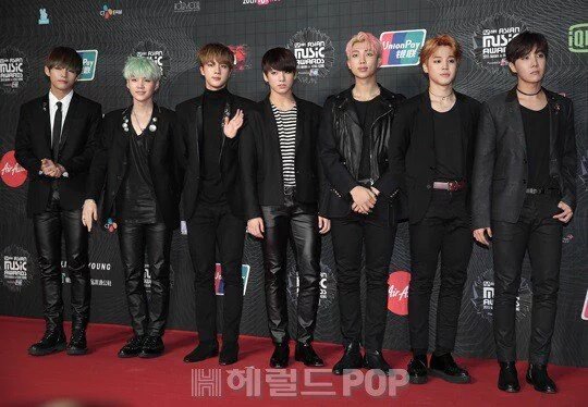 BTS at 2015 MAMA Hong Kong Red Carpet (12/2)
