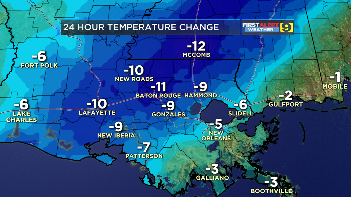 DianeWAFB's tweet photo. December changes underway; back to sweater and jackets!  What about umbrellas, today and beyond? Find out, 4:30am! https://t.co/AFRzgZSwQE