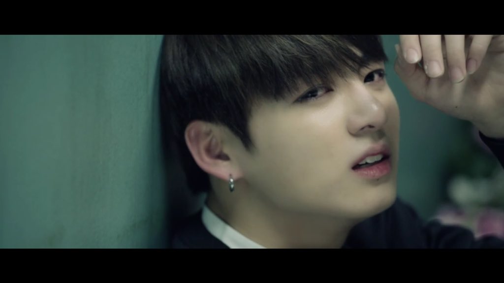 sarmy_bts's tweet image. BTS#MAMAredcarpet 

こっちのMVも感動😭