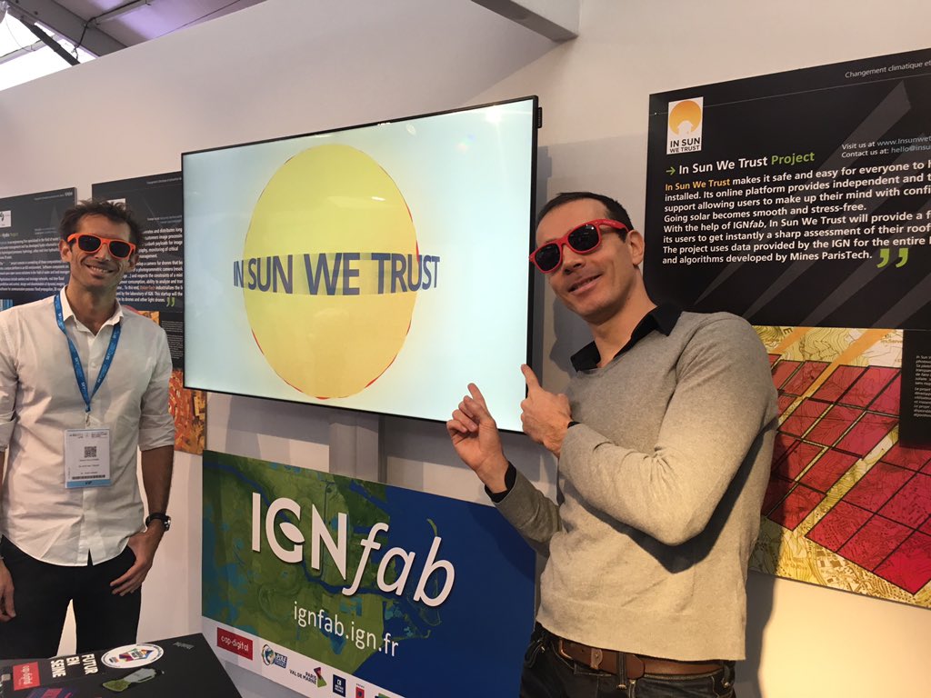 IGNFrance's tweet photo. Auj. l'équipe @InSunWeTrust est prête pour vous accueillir stand @IGNFrance D56  @Galerie_COP21 #cop21 venez vite! https://t.co/F5qRDVqT8L