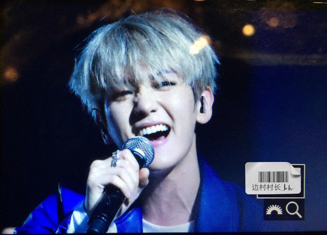 Baek_Fanbase's tweet photo. [Preview] 151202 Baekhyun MAMA 2015 (边村村长_BH) https://t.co/6kaoYFLQus