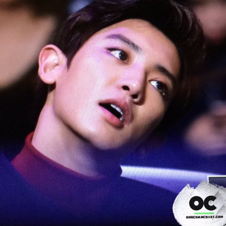 zhimSis_paill's tweet photo. ก็ท่าเดียวกันนะแก แต่ความรู้สึกเหมือนคิงกับควีนจริงๆเลย #MAMA2015 #chanbaek https://t.co/2wfbtH6tay