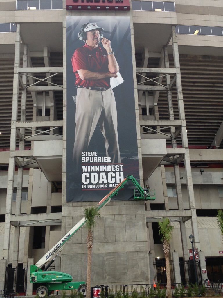 DrinkingTicket's tweet photo. The last symbol of an era: The 66 foot banner of Spurrier has officially been removed from the side of the stadium. https://t.co/3YtIjcYlQk