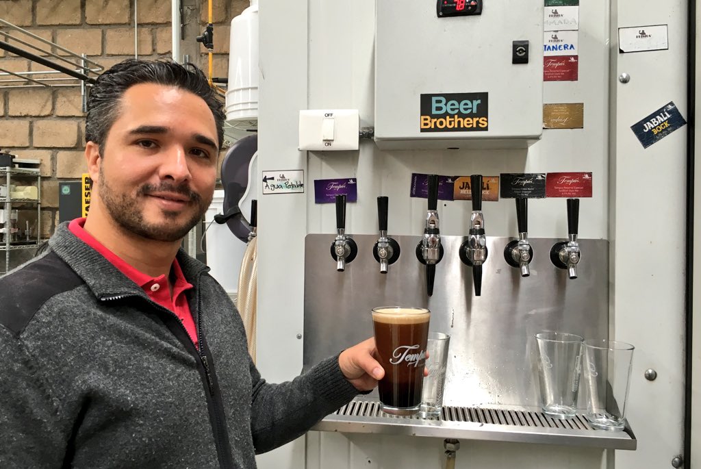 BetoLanz's tweet photo. Hola Terrícolas: así el desayuno en @PrimusBreweryMX Cream Stout nitro #Queretaro https://t.co/I5WMBTlR18