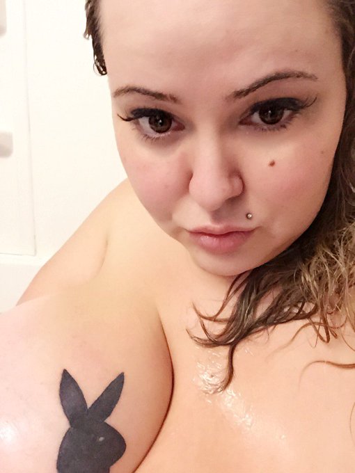 Join me for a bath?? #wetwednsday #BBWTakeover2015 https://t.co/4HMxL5Ksnb<a href="/tag/wetwednsday"class="tags">#wetwednsday</a><a href="/tag/bbwtakeover2015"class="tags">#BBWTakeover2015</a>
