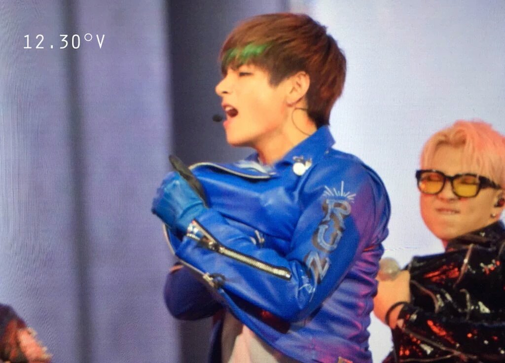 VMINKOOK_INTL's tweet photo. 🌟 [PREV] 151202 MAMA 2015 #BTS Run Comeback Stage Performance #V | temperature_v https://t.co/tMziirsKNK