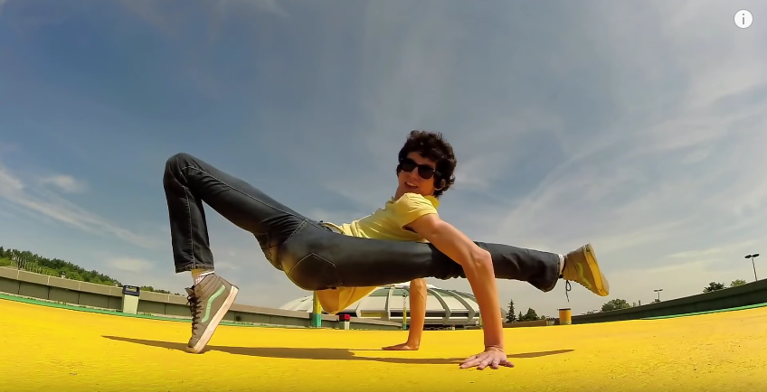 Cronic0rn's tweet photo. La fin d'année arrive, les #zapping aussi. Bientôt le 8 by @Zapatou #JUMP #dance #parkour https://t.co/ouX0QpSV7M https://t.co/txe3LzgRwl