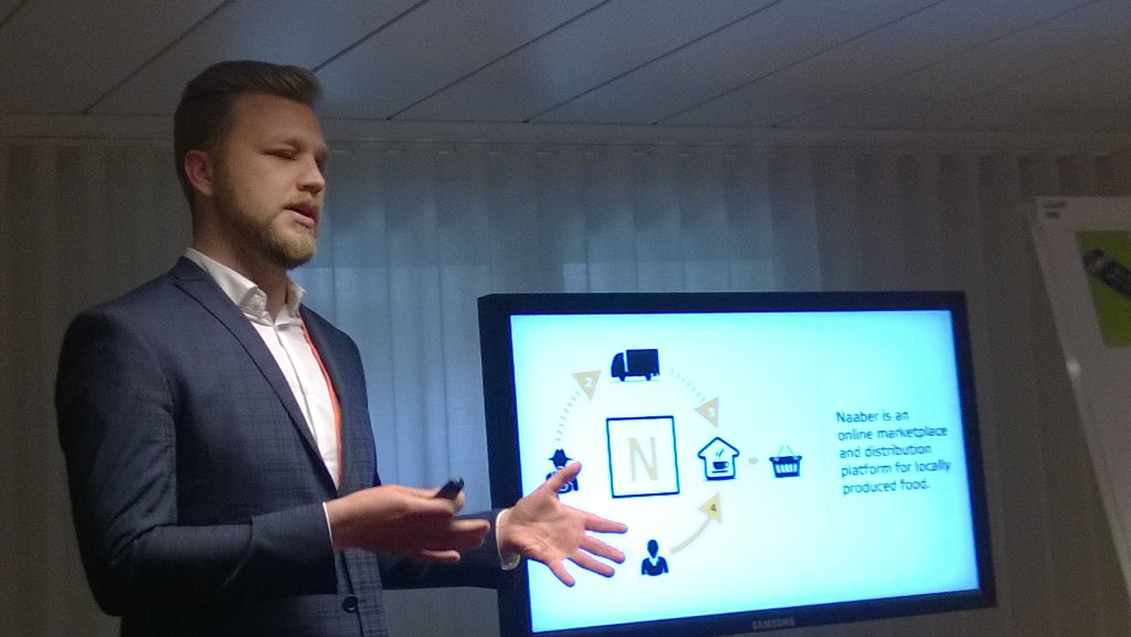 HSundmaeker's tweet photo. Online Marketplace for local food - social &amp; transparent - @FInish_EU team #Naaber at #EUFreshInfo #myFIWAREstory https://t.co/18hDjGthP3