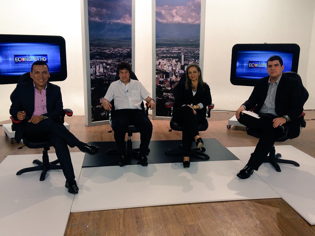 EconomiaHD's tweet photo. Las remesas en Colombia. Herman Klahr, Gerente Constructora Klahr y María Eugenia Ceballos beneficiaria remesas. https://t.co/AbK222Pzgn
