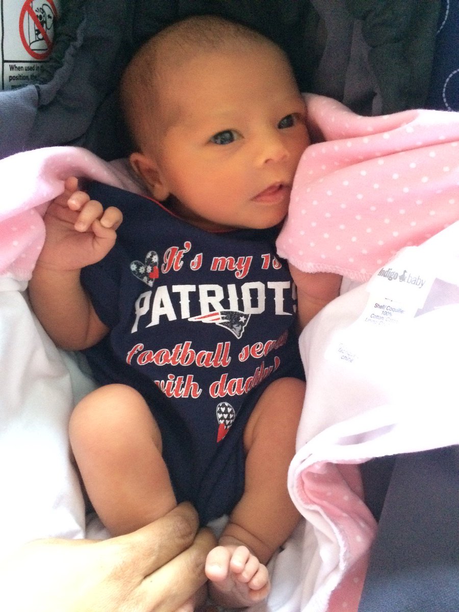 JetPilotEyes's tweet image. New #Patriots fan born at 11:11 November 5th! @mangostar27 @white_katty #LilPatsFan @justinkendall @faxy1