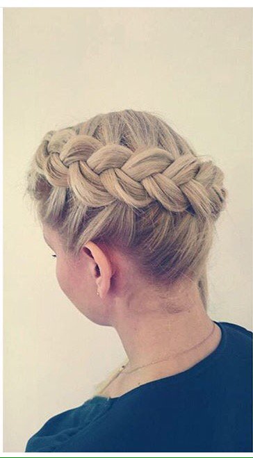 HeidiandPearl's tweet photo. Training at Heidi &amp; Pearl HQ today- what's your favourite?? https://t.co/XrBCRiuYM6