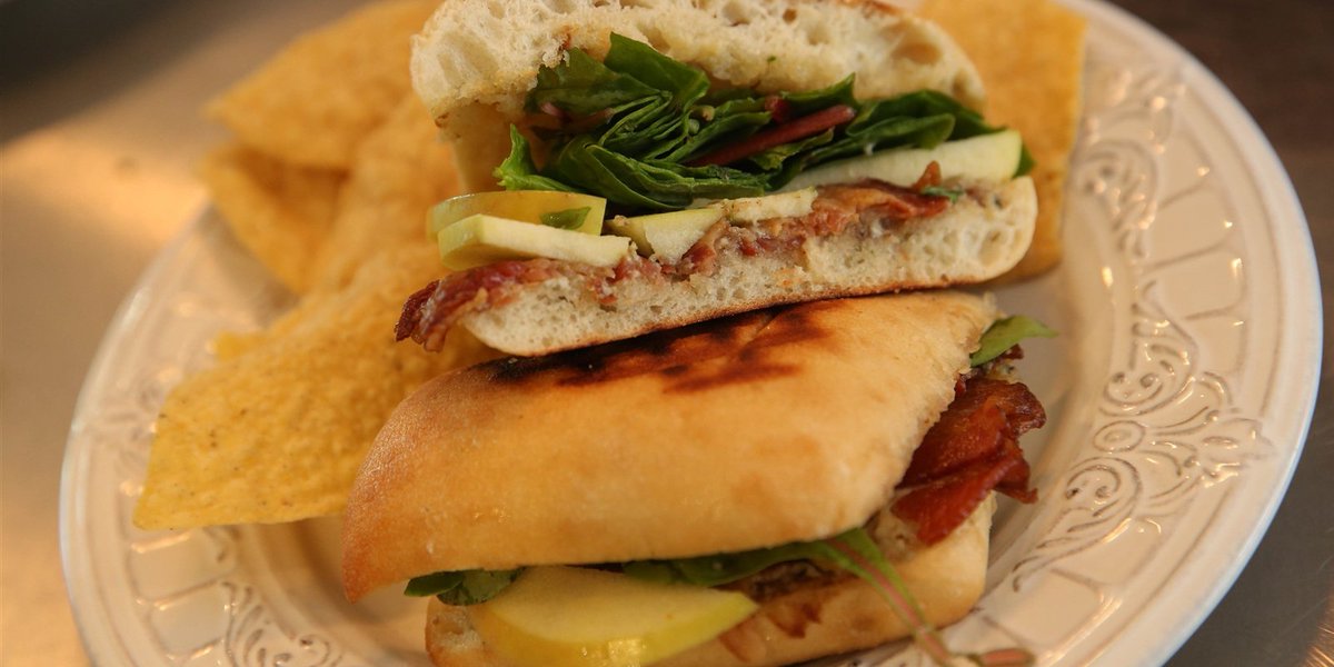 BuffaloFood's tweet photo. Lockport's new breakfast &amp; lunch spot's hits incl egg biscuit, apple bacon panini &amp; juices https://t.co/uUNuFiclWF https://t.co/501Qv2VMqP