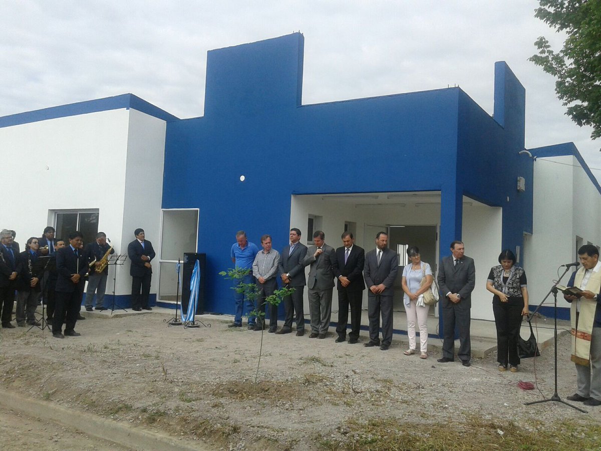 miguelisaok's tweet photo. Un nuevo Centro Integrador Comunitario en Limache. Un lugar para el encuentro de los vecinos y el progreso de todos https://t.co/RW4pmzS60a
