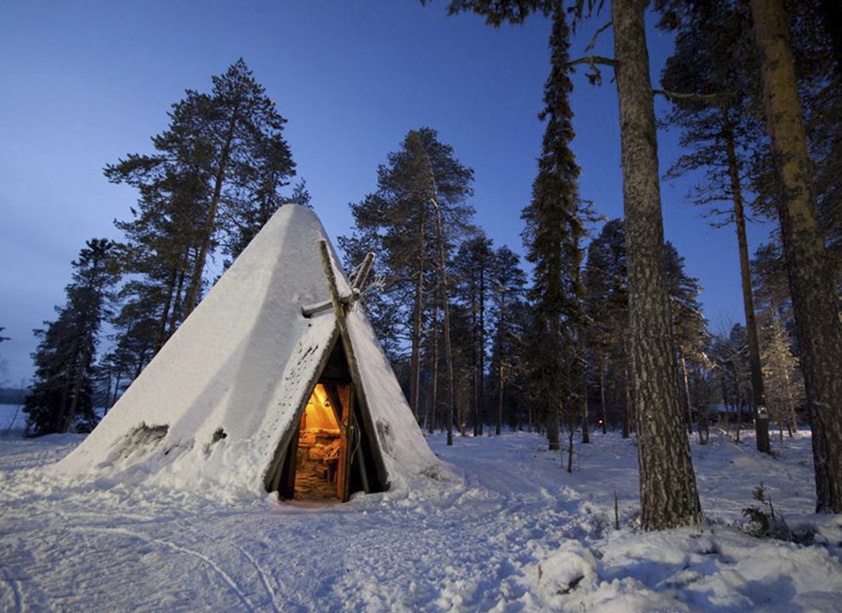 Tripaya's tweet photo. #Wishlist: Sleeping in a tent in the snow 🌃  #Tripaya #Europe #Christmas #Finland https://t.co/Fu0lPqiKn4