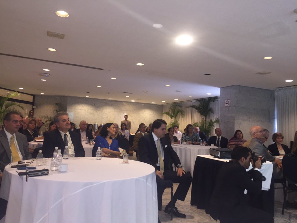 marianafrias's tweet photo. @DVC_VE Asamblea Anual 2015 #comodvc totalmente orgullosa https://t.co/5HVIQPZe6Y