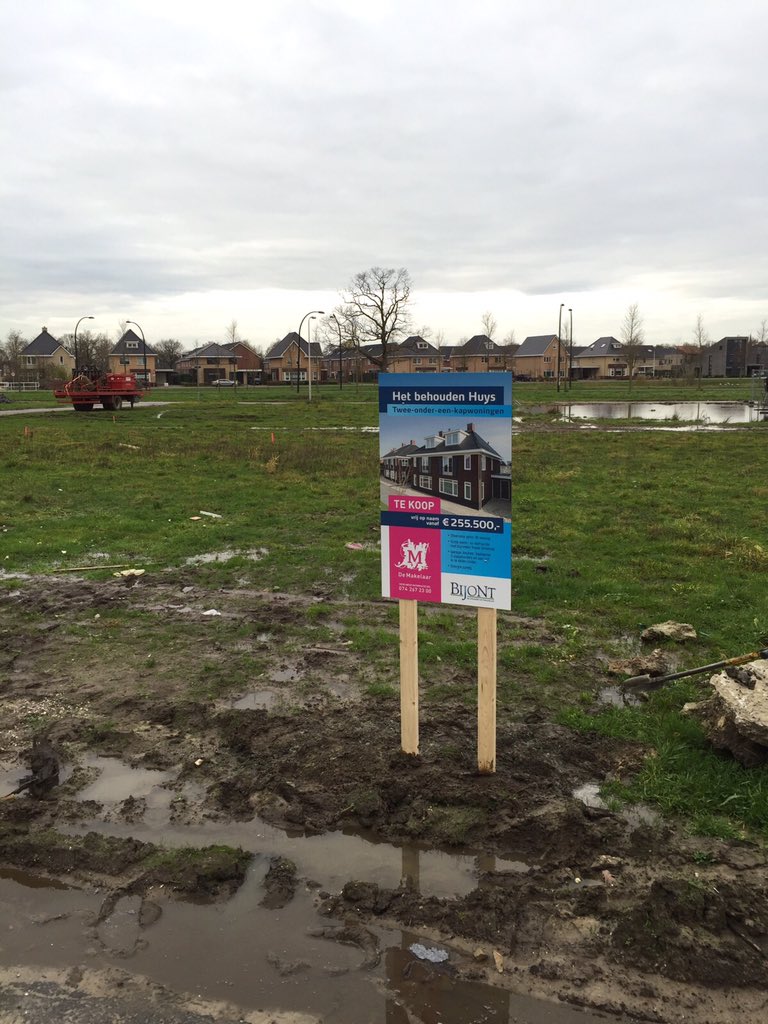 demakelaarborne's tweet photo. #nieuwbouw #bornschematen te koop jaren '30 twee onder een kap woningen garage vanaf €255.500 VON, geïnteresseerd? https://t.co/Ab1LyruD5j