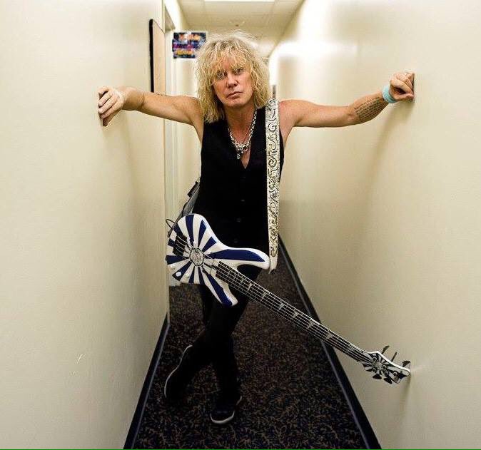 Happy birthday to Fellow Owls fan Rick Savage   