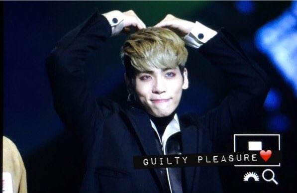 151202 Jonghyun @ MAMA 2015 CVOZEKkUYAAF5TF