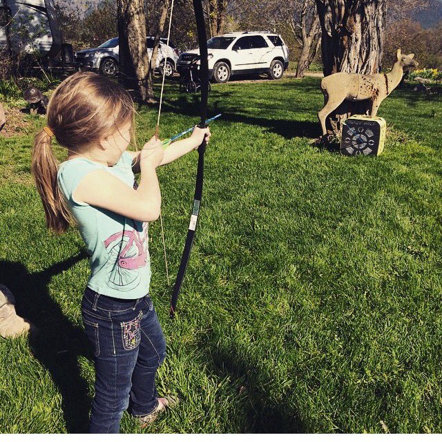 brittanyteve's tweet photo. My girls, learning to love archery 💘
#teachthemyoung https://t.co/aiyNpn6IYb