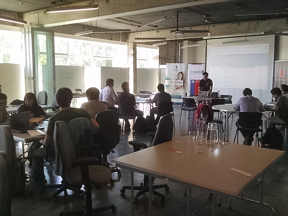hacelera's tweet photo. Comenzando taller de IoT con @Tidchile @Corfo @TeodoroWickel @ideaufro https://t.co/RRWxUKIeg1