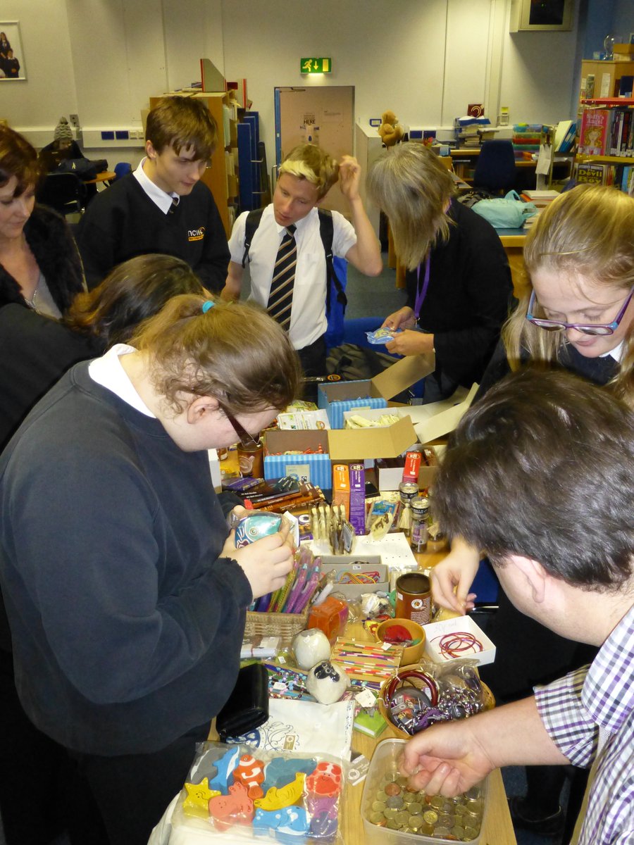 newcollworc's tweet image. Year 10 are selling @FAIRTRADE goodies today! Raising awareness and raising money! #biscuts #chocolate #goodies