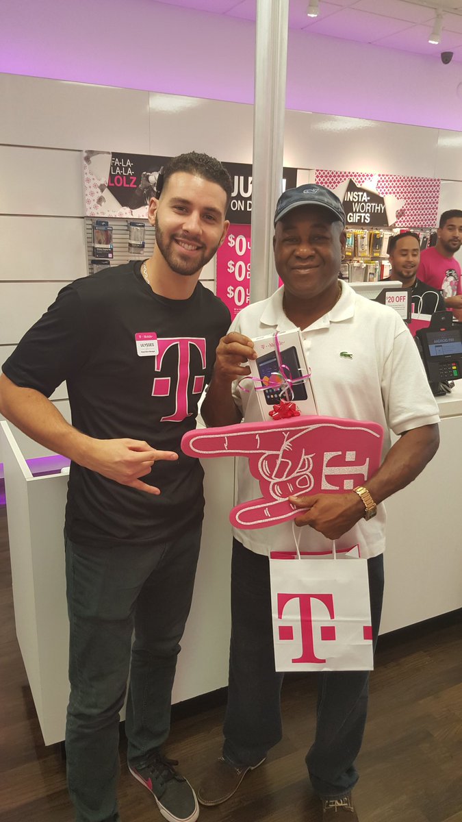 dlopez_78's tweet photo. WV 1970 - #BingeOn my Pixi!! #WVISTHEPLACETOBE @WirelessVision @JohnLegere @JonFreier https://t.co/UgMjcLcThO