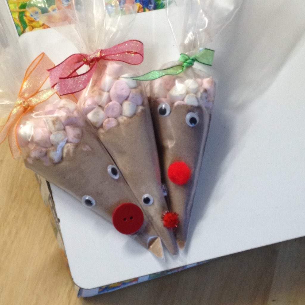 bl5a6_graig's tweet photo. We've been busy making hot chocolate reindeers for the Christmas Fair tomorrow night 6pm! https://t.co/EYl7yN0JvJ