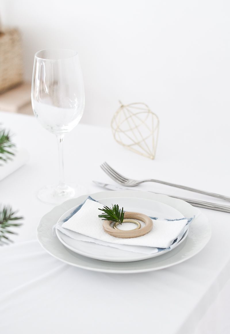 homeditcom's tweet photo. Pretty Table Setting Idea For #Christmas https://t.co/2SWmXcwQ8s @Passion_shake https://t.co/hz9s32Mn0s