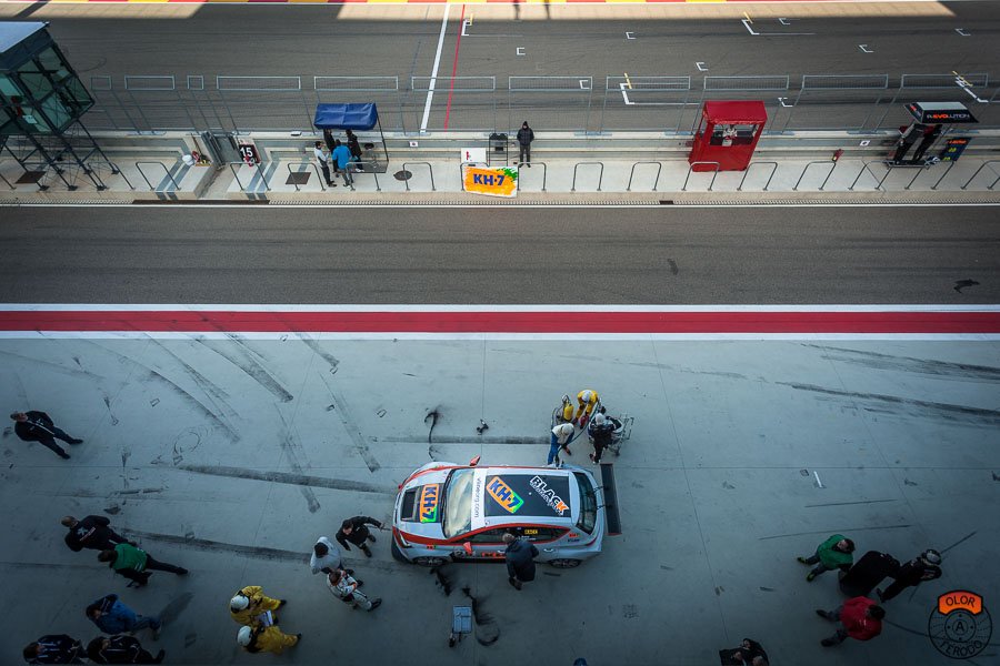 Oloraferodo's tweet photo. Repostaje y cambio de gomas es otro de los momentos de #500kmMotorland
Fotos https://t.co/TynBmmYdtO https://t.co/73rMdy92Yh