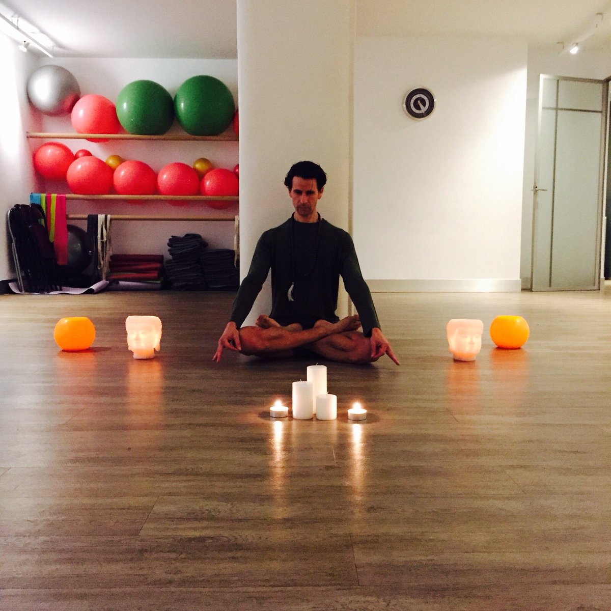 borjayoga's tweet image. Los espero mañana Jueves 19.45 hs. Metro tribunal calle churruca 12