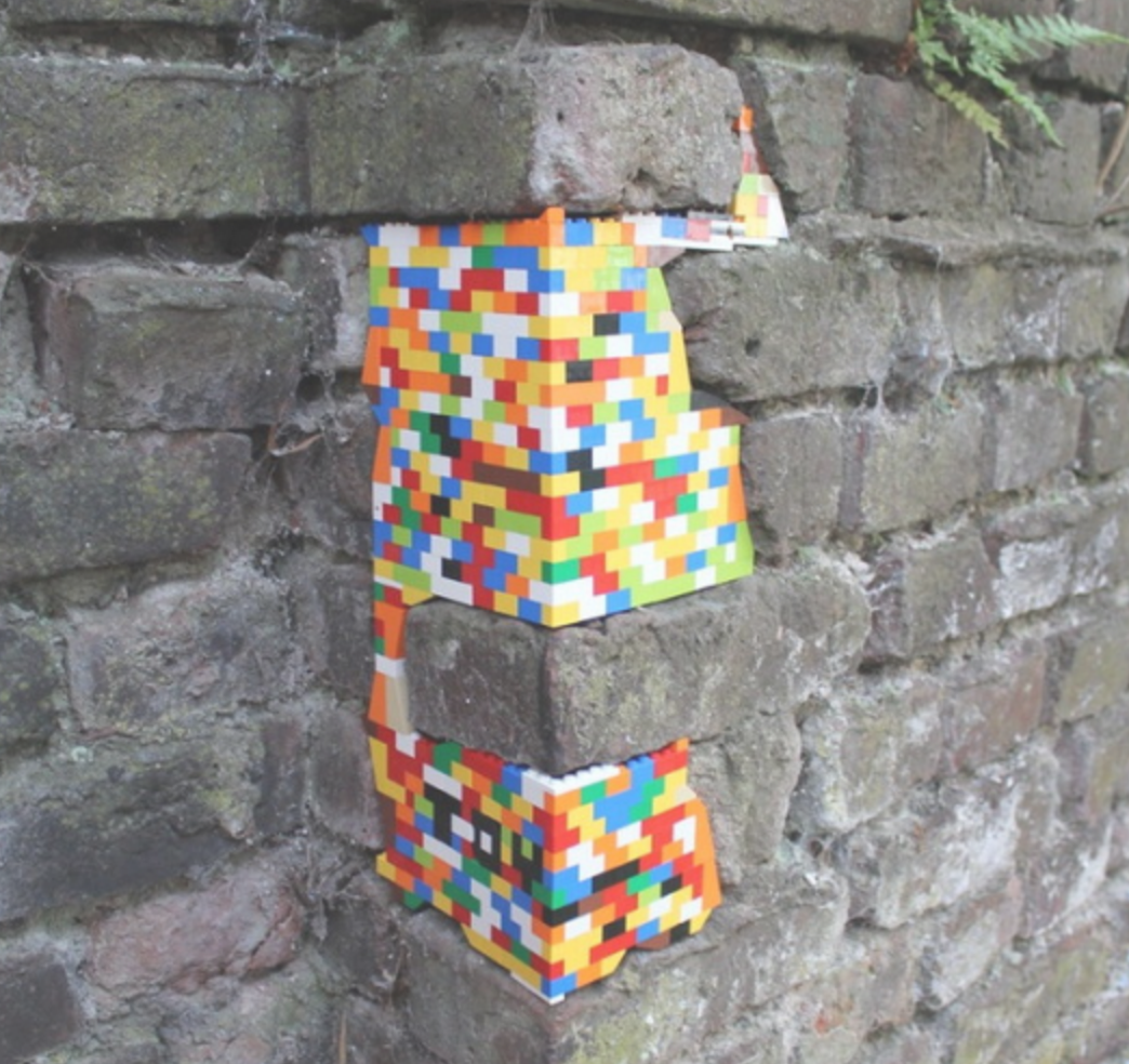 ABArquitania's tweet photo. El artista alemán @JanVormann restaura edificios públicos y monumentos con piezas de @LEGO_Group . https://t.co/hC9rJZGlsU