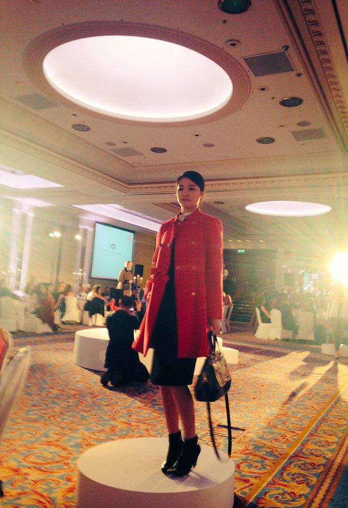gracecaraher's tweet photo. Fabulous fashion from @StyleJumpIE and food at #chicattheshelbourne all for a great cause #vso https://t.co/sgJC8W5iKc