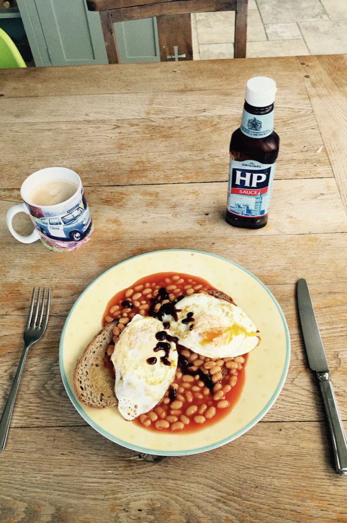 MarkENevin's tweet photo. Is there a finer meal? #beanson toast https://t.co/hUaI86fr8t