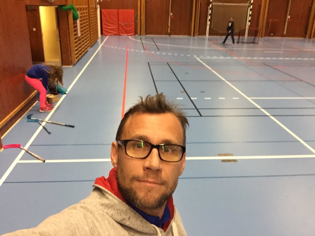 johansen_peter's tweet photo. Alltid först hit &amp; sist hem. #idrottsledare #vardag #IBFLeksand #F0708 https://t.co/OkFfTA7Kz7