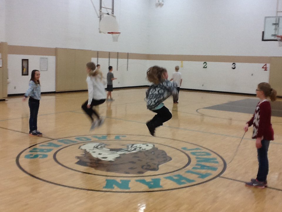 Mrs. Berends 5th grade class creating jump rope routines! S1.E27