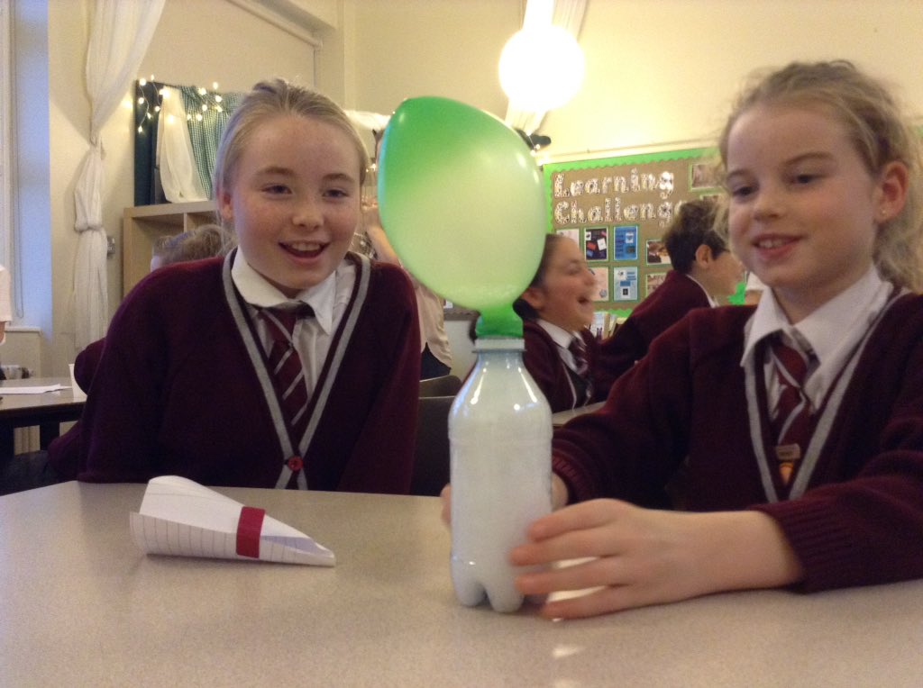 rudstony5's tweet photo. Even more chemical reactions! #wow #makinggas https://t.co/bBL6fEsDbs