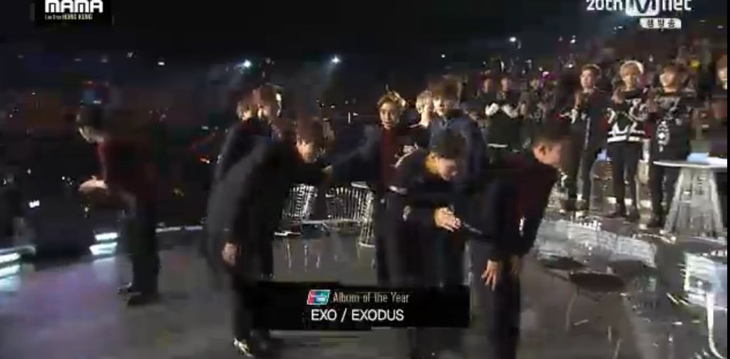 EXOGlobal's tweet photo. [!] EXO is the first group to win 'Album of the Year' daesang Award for 3 consecutive years! 👏🙌👏 https://t.co/Bqw7gLxW6E