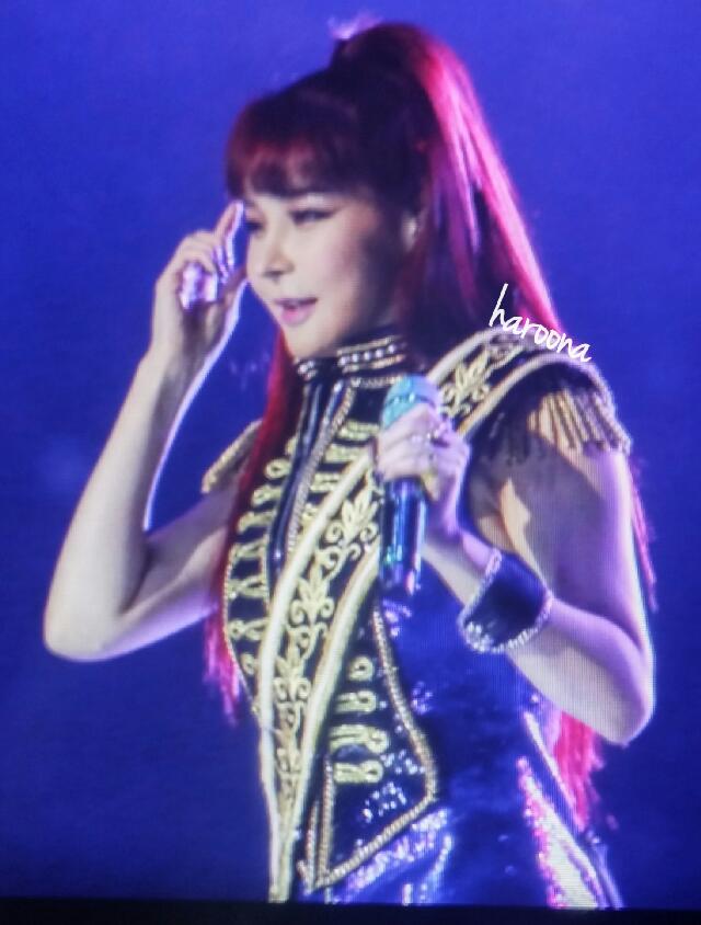 the2ne1hour's tweet photo. [151202] #MAMA2015 - PARK BOM (Credit: haroona) https://t.co/PaARR06zT4